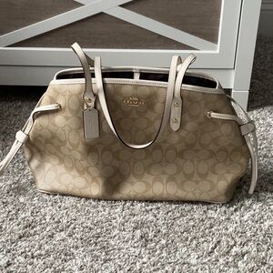 Closet Cleanout Sale! GORGEOUS Classic Coach Satchel